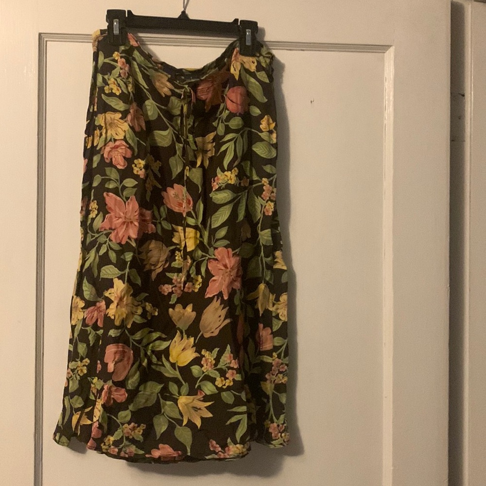 The gap size 4 skirt
